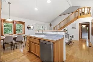 3026 Hendricks Hill Dr, Eugene, OR 97403 - Photo 16