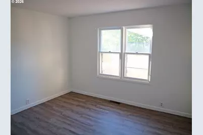 18230 NE Flanders St, Portland, OR 97230 - Photo 8