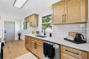 1682 Larkspur Loop, Eugene, OR 97401 - Photo 12