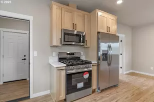 494 17th St, Salem, OR 97301 - Photo 16