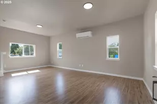 494 17th St, Salem, OR 97301 - Photo 8