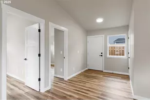 494 17th St, Salem, OR 97301 - Photo 32
