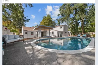 8444 SW 58th Ave, Portland, OR 97219 - Photo 2