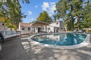 8444 SW 58th Ave, Portland, OR 97219 - Photo 2