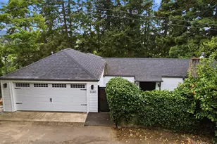 1680 Westover Dr, Eugene, OR 97403 - Photo 2