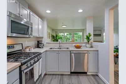 10769 SW Canterbury Ln #102, Tigard, OR 97224 - Photo 12