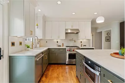 3570 SW Council Crest Dr, Portland, OR 97239 - Photo 12