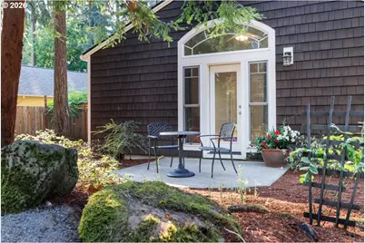 5272 Tree St, Lake Oswego, OR 97035 - Photo 2