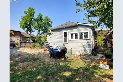 305 S 3rd St, Cottage Grove, OR 97424 - Photo 28
