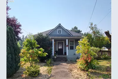 305 S 3rd St, Cottage Grove, OR 97424 - Photo 2