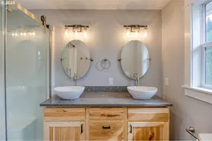 16855 Hwy 42, Myrtle Point, OR 97458 - Photo 10