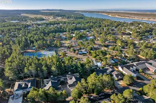 2014 Royal Saint Georges Dr, Florence, OR 97439 - Photo 32