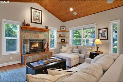 2014 Royal Saint Georges Dr, Florence, OR 97439 - Photo 10