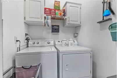 620 N Bay St, Waldport, OR 97394 - Photo 12