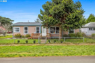 620 N Bay St, Waldport, OR 97394 - Photo 2