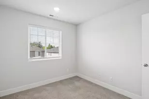 15212 NW Cosmos St, Portland, OR 97229 - Photo 32