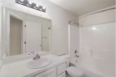 896 SE 74th Ave, Hillsboro, OR 97123 - Photo 28