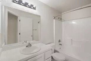 896 SE 74th Ave, Hillsboro, OR 97123 - Photo 28