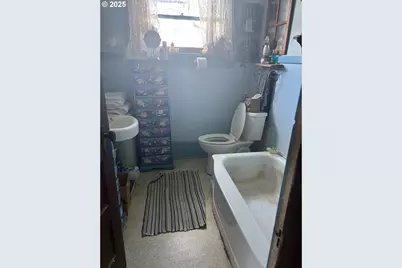 83354 N Pacific Hwy, Creswell, OR 97426 - Photo 12