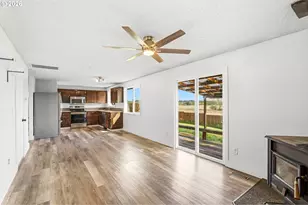 1020 SE Fir Grove Loop, Hillsboro, OR 97123 - Photo 8