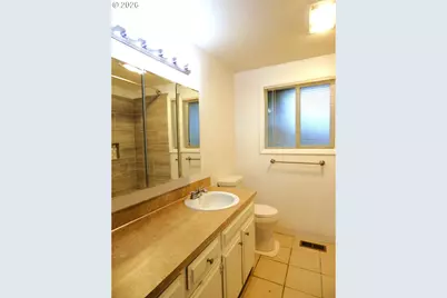 4016 45th Ave NE, Salem, OR 97305 - Photo 8