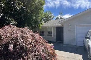 2286 N 22nd Ct, Florence, OR 97439 - Photo 2