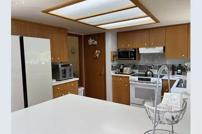 2286 N 22nd Ct, Florence, OR 97439 - Photo 12