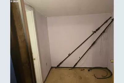 100120 Highway 97, Chemult, OR 97731 - Photo 18