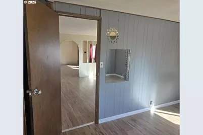 100120 Highway 97, Chemult, OR 97731 - Photo 10