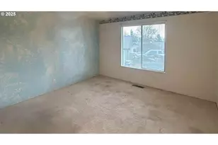 1023 NE Primrose Pl, Grants Pass, OR 97526 - Photo 8