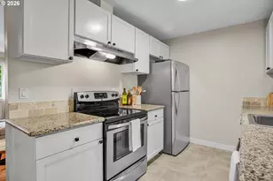 13295 SW Oakwood St, Beaverton, OR 97005 - Photo 10