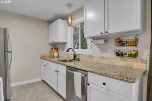 13295 SW Oakwood St, Beaverton, OR 97005 - Photo 12