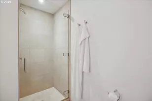 311 NW 12th Ave, Portland, OR 97209 - Photo 32