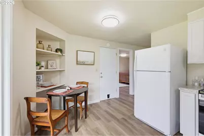 266 40th St, Springfield, OR 97478 - Photo 18