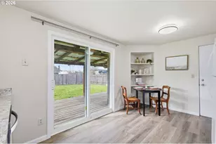 266 40th St, Springfield, OR 97478 - Photo 16