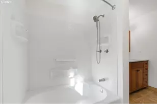 27144 Irish Bend Loop, Halsey, OR 97348 - Photo 20