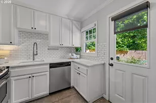 2555 NW Savier St, Portland, OR 97210 - Photo 16