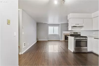 2330 SE Lee Ln, Portland, OR 97233 - Photo 6