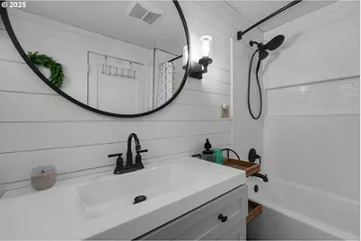 1858 5th St, Astoria, OR 97103 - Photo 12