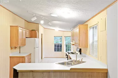 1401 Ellendale #9, Dallas, OR 97338 - Photo 14