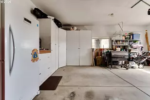5301 Glenn Ellen Dr, Eugene, OR 97402 - Photo 40
