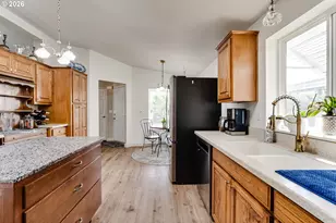 5301 Glenn Ellen Dr, Eugene, OR 97402 - Photo 10