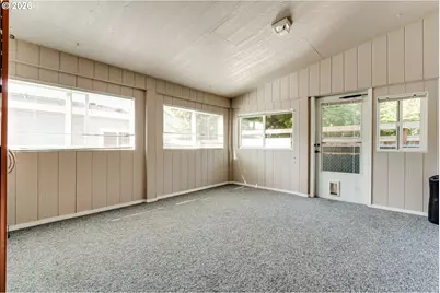 5301 Glenn Ellen Dr, Eugene, OR 97402 - Photo 34