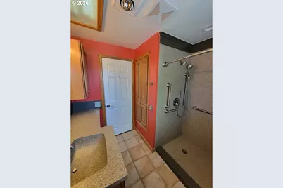 1625 Monterey Ln, Eugene, OR 97401 - Photo 28