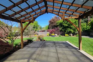 1625 Monterey Ln, Eugene, OR 97401 - Photo 12