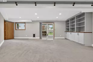 1944 NE Brogden Ct, Hillsboro, OR 97124 - Photo 30