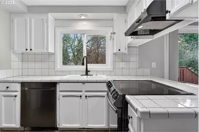 1944 NE Brogden Ct, Hillsboro, OR 97124 - Photo 14