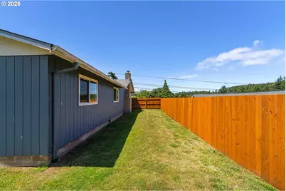 2449 Oak St, North Bend, OR 97459 - Photo 32