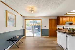 2449 Oak St, North Bend, OR 97459 - Photo 8