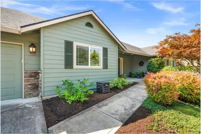 2662 NW Mt Ashland Dr, McMinnville, OR 97128 - Photo 4